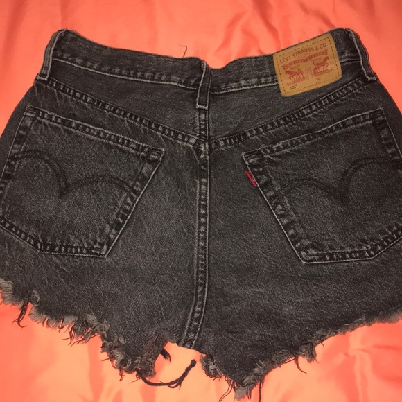 Black light washed jean Levi shorts - Picture 4 of 4